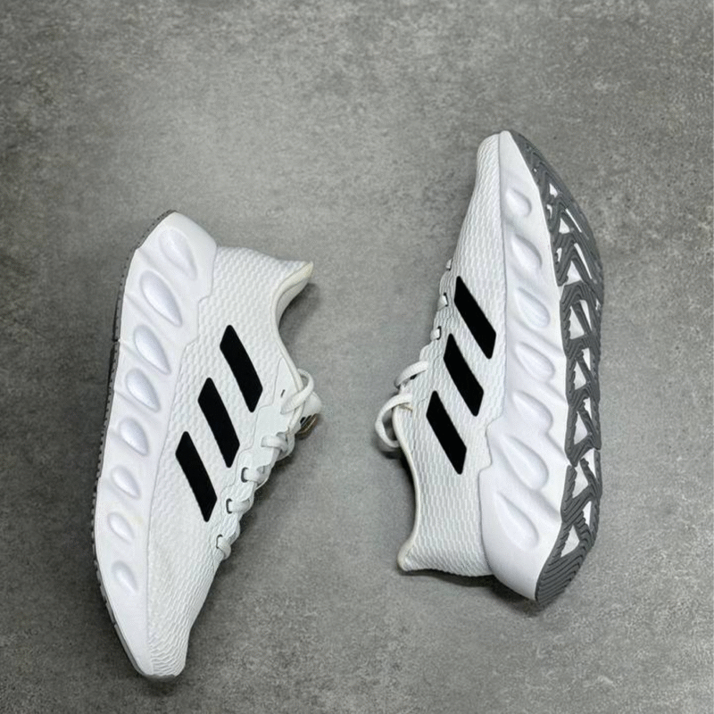 کتونی آدیداس سویچ ران adidas switch run 
IG2451 - Image 3