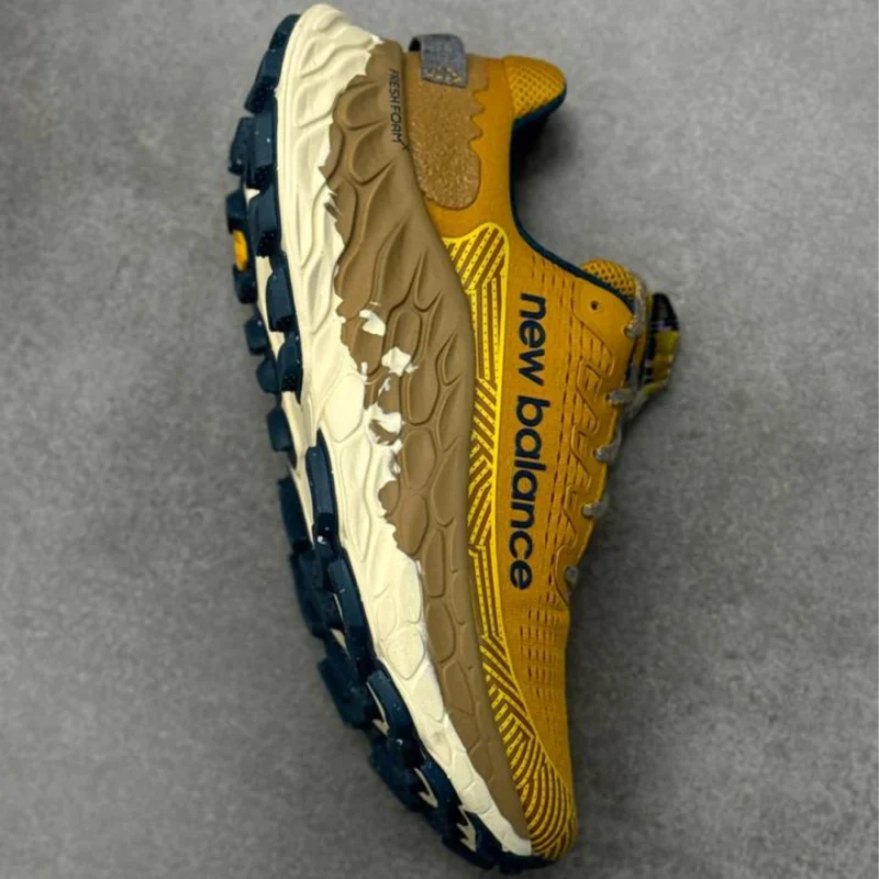 کتونی نیوبالانس فرش فوم ایکس مور Newbalance freshfoam X More 
9.5 - Image 3