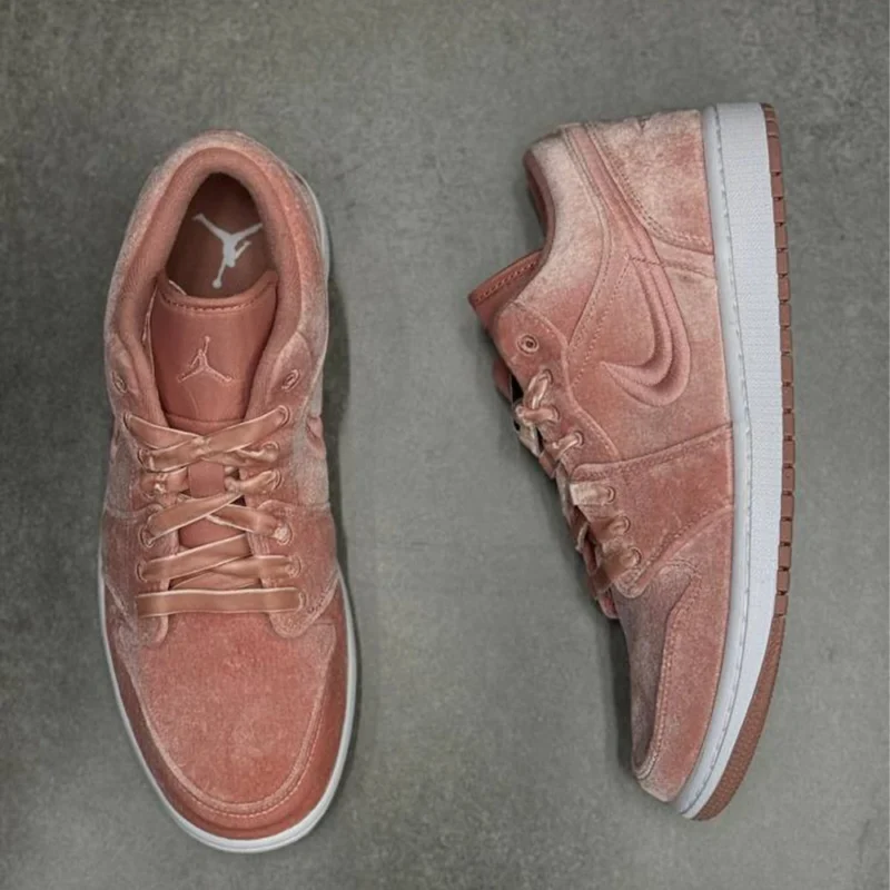 کتونی نایک ایر جردن 1 Nike Air jordan 1 
DQ8396600 - Image 2