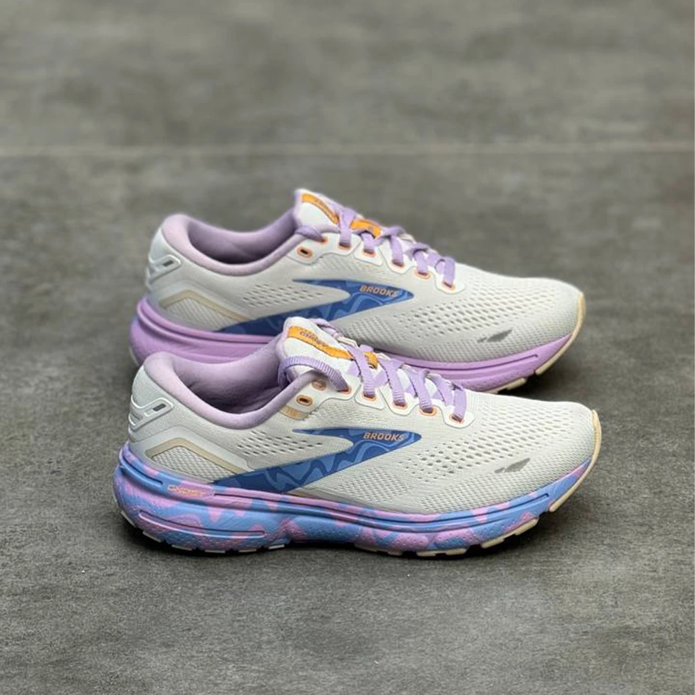 کتونی بروکس گاست 15 Brooks ghost 15 1203801B177