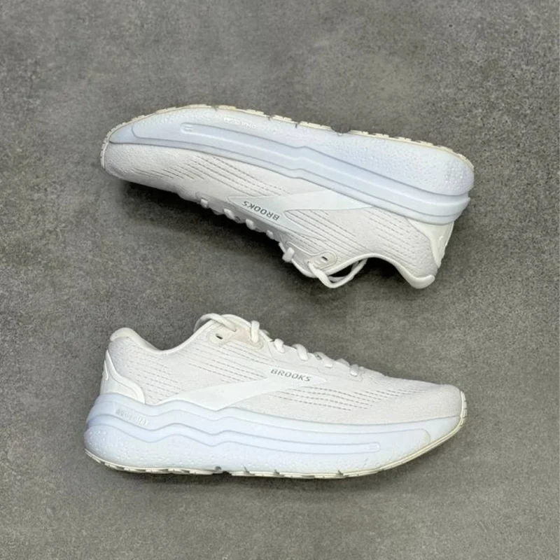 کتونی بروکس گاست مکس Brooks ghost max 
1204201B168 - Image 3