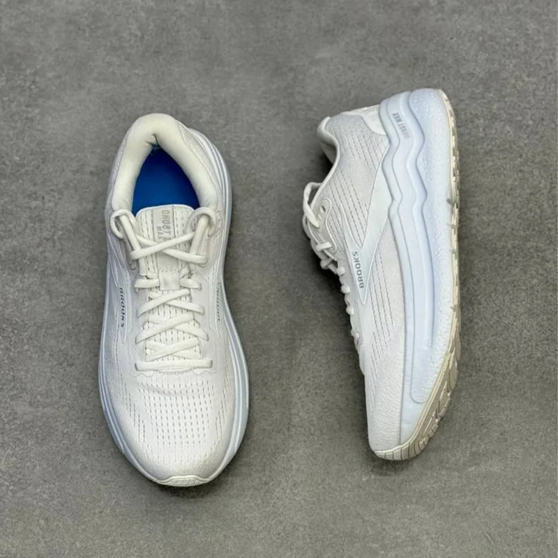 کتونی بروکس گاست مکس Brooks ghost max 
1204201B168 - Image 2