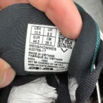 کتونی ساکونی تریامف Saucony Triumph 
S2075917 - Image 4