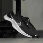 کتونی نایک لجند اسنشل nike legend essential DM1120-001