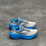 کتونی ساکونی تریامف 21 saucony triumph 21S10881-60