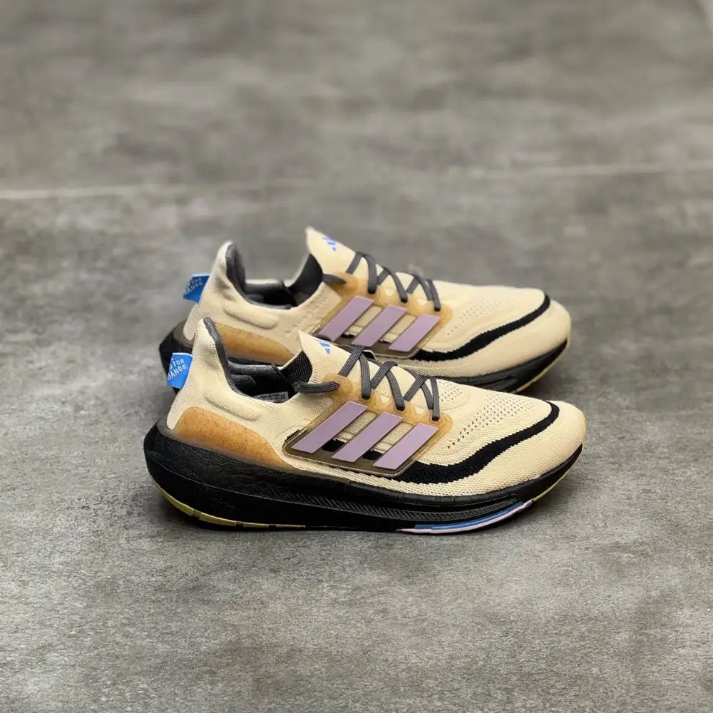 کتونی آدیداس الترابوست لایت Adidas Ultraboost LightID3288